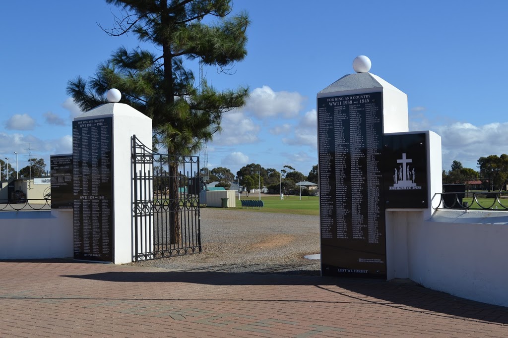 Memorial Oval Gates | park | 8 West Terrace, Karoonda SA 5307, Australia