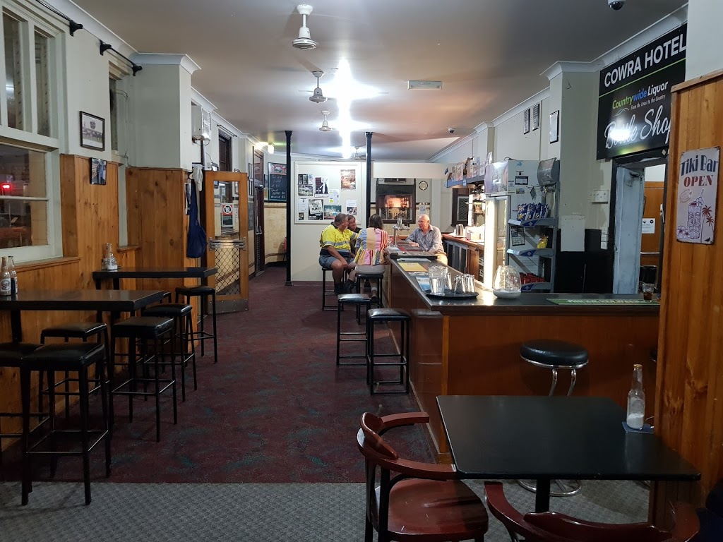 Cowra Hotel | 2 Kendal St, Cowra NSW 2794, Australia | Phone: (02) 6342 1925