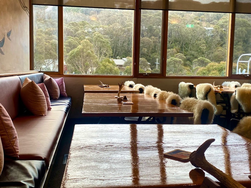 Piste Bar | 1 Diggings Terrace, Thredbo NSW 2625, Australia | Phone: (02) 6457 6844