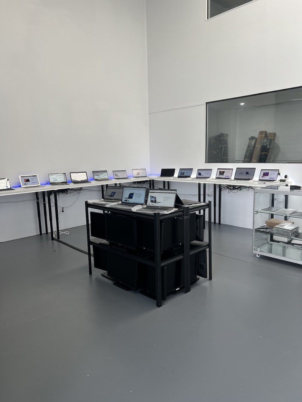 Value Gadgets | Unit 4/8 Pinter Dr, Southport QLD 4215, Australia | Phone: 0401 230 180