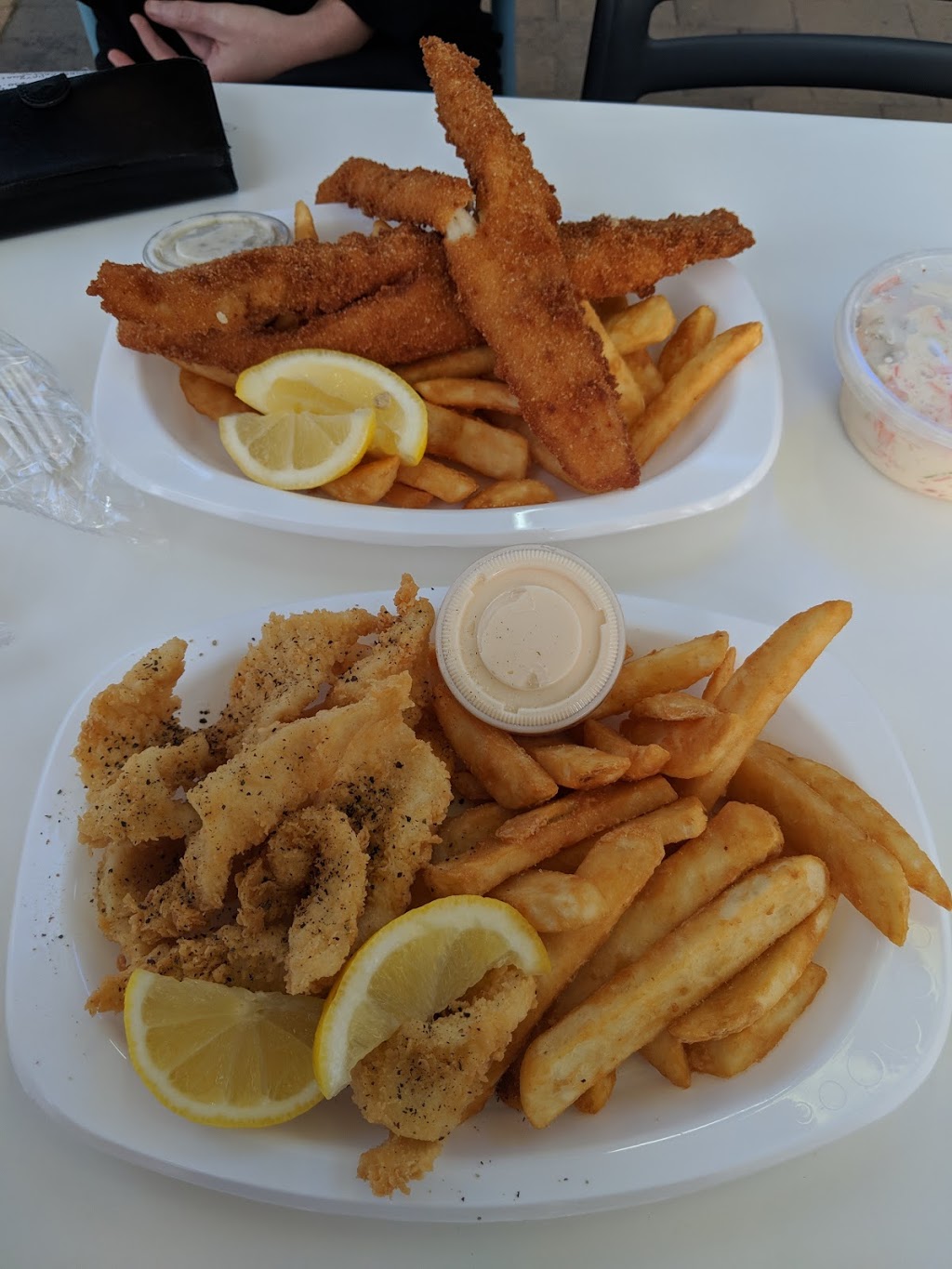 Beach Street Seafoods | meal takeaway | 1 Wallis St, Forster NSW 2428, Australia | 0265575300 OR +61 2 6557 5300