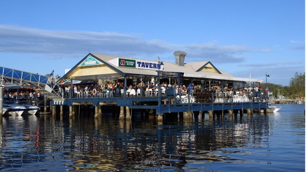 Fisherman’s Wharf Tavern | night club | Sop 40, 60-70 Seaworld Dr, Main Beach QLD 4217, Australia | 0755710566 OR +61 7 5571 0566