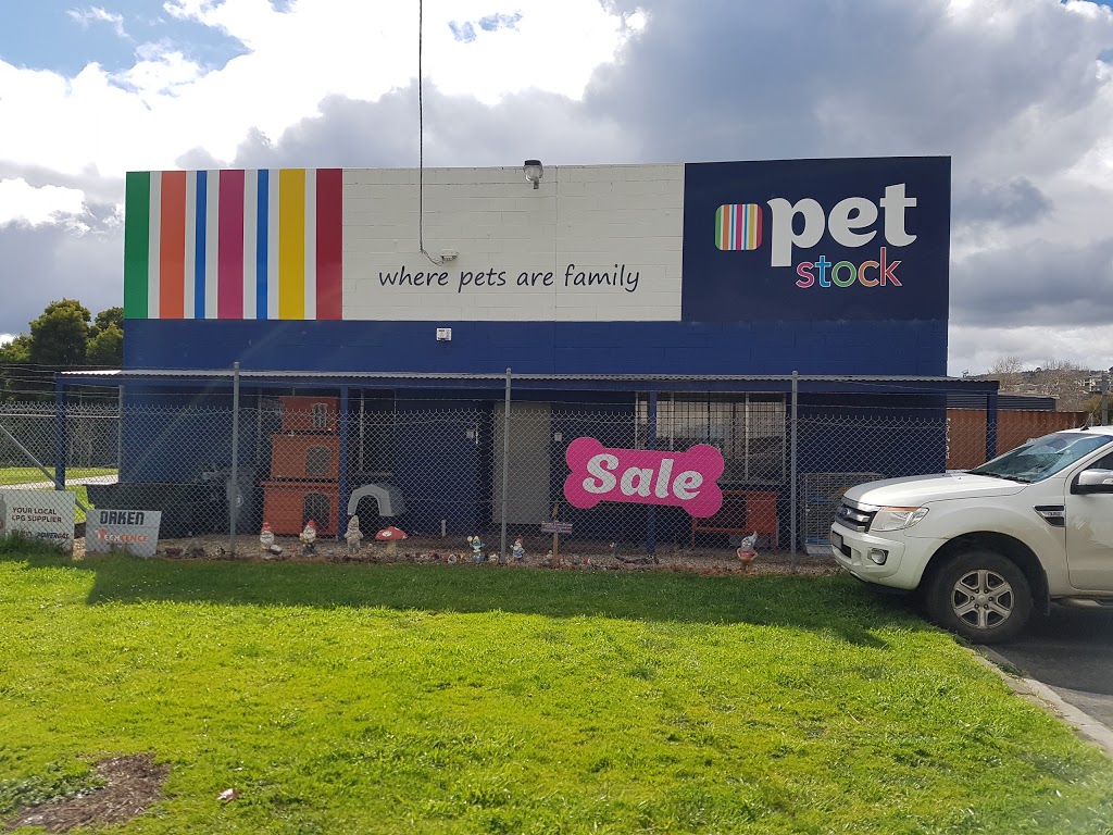 PETstock Gisborne | pet store | 20 Robertson St, Gisborne VIC 3437, Australia | 0354282381 OR +61 3 5428 2381