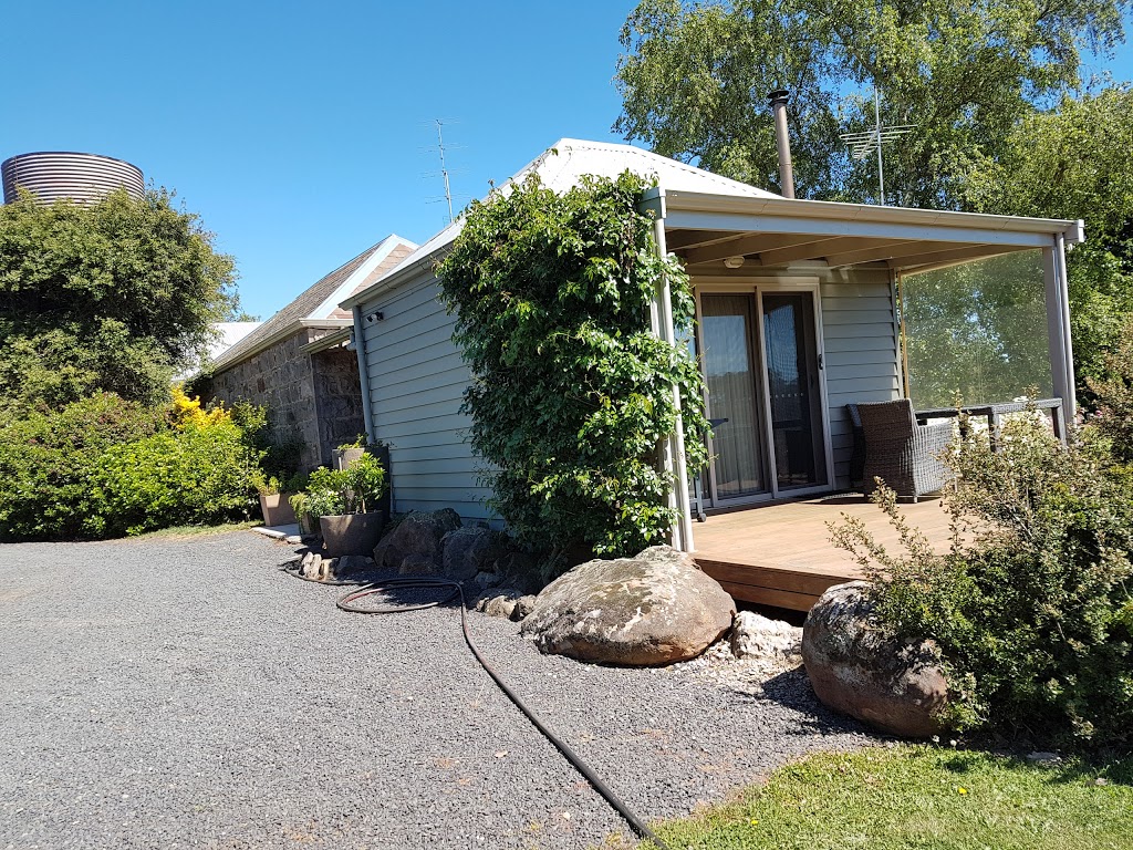 Sunnyside Cottage & Crafts | lodging | 136 Millers Ln, Newham VIC 3442, Australia | 0354270248 OR +61 3 5427 0248