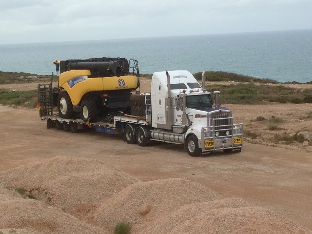 Bloomfield Hay & Transport | moving company | 427 Old Kerang Rd, Kerang VIC 3579, Australia | 0354521224 OR +61 3 5452 1224