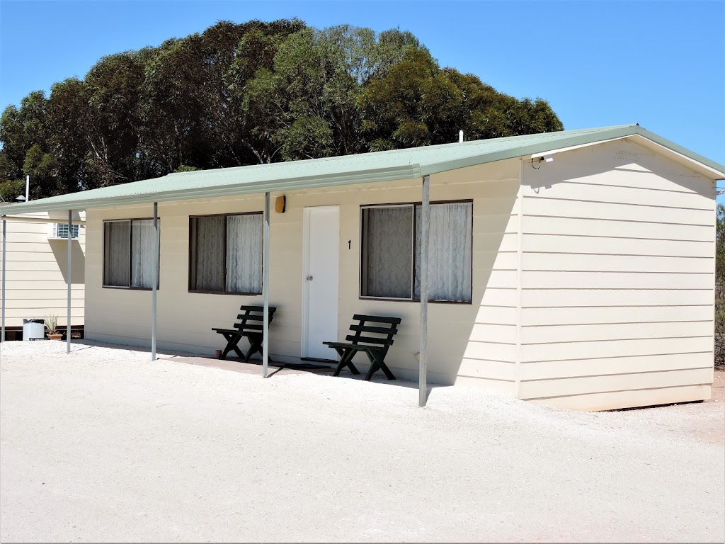 Penong Caravan Park | 4 Stiggants rd, Penong SA 5690, Australia | Phone: (08) 8625 1111
