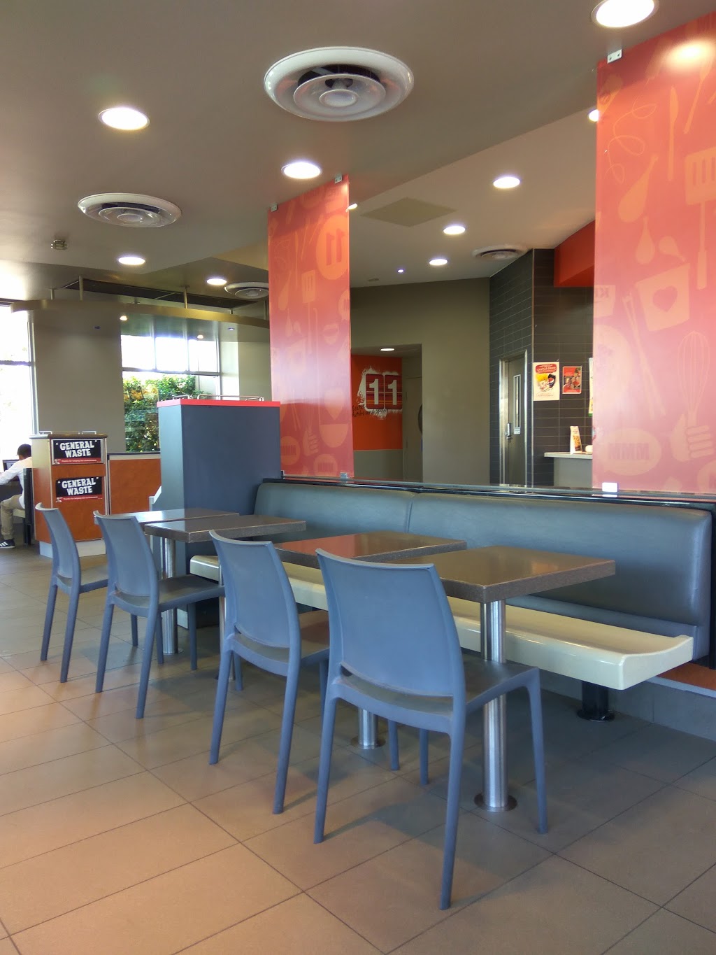 KFC North Geelong | meal takeaway | 414-418 Melbourne Rd, Norlane VIC 3214, Australia | 0352773044 OR +61 3 5277 3044