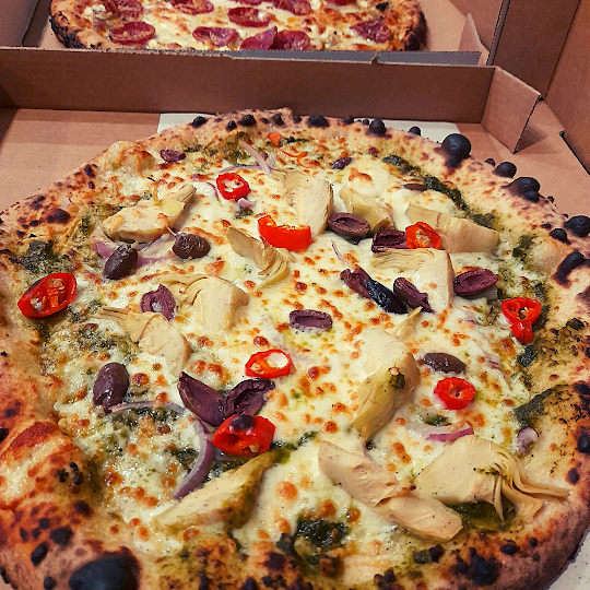 Amore Pizza Co | meal takeaway | 3/19 Birtwill St, Coolum Beach QLD 4573, Australia | 0753729482 OR +61 7 5372 9482