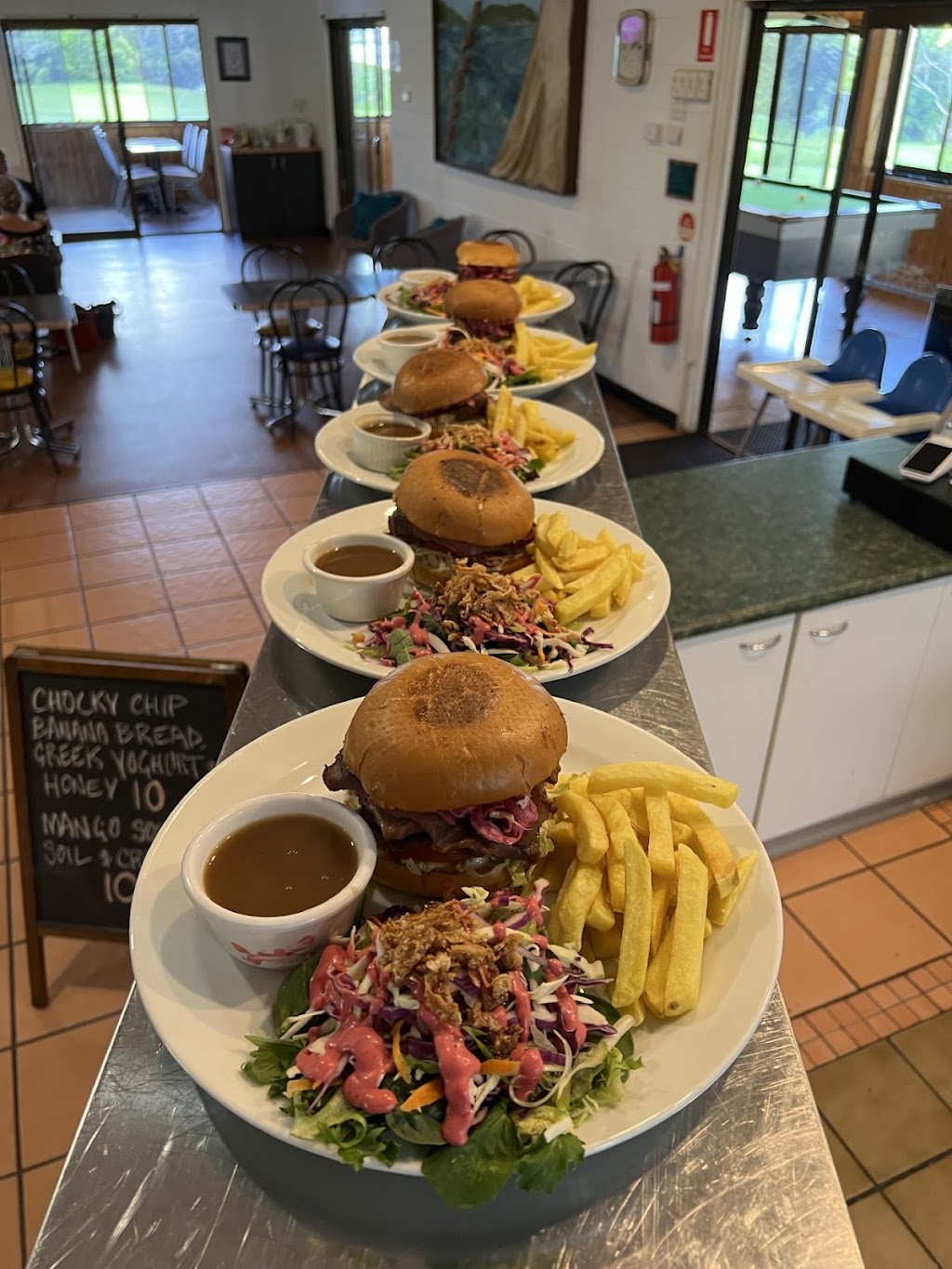 BIG BOUCHE | 125-133 Lucas Dr, Lamb Island QLD 4184, Australia | Phone: 0460 820 390