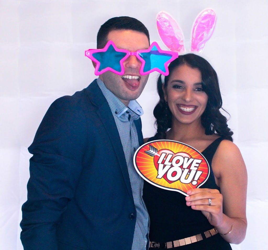 The Giggle Booth - Photo Booth Hire | food | 7/28-30 Russell St, Balgownie NSW 2500, Australia | 0490105737 OR +61 490 105 737