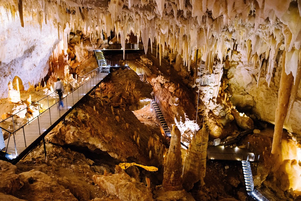 Jewel Cave | park | Jewel Caves Rd, Deepdene WA 6290, Australia | 0897577411 OR +61 8 9757 7411