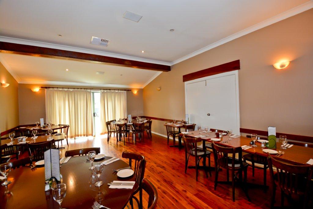 Gunnedah Indian Restaurant | 378 Conadilly St, Gunnedah NSW 2380, Australia | Phone: (02) 6742 5004