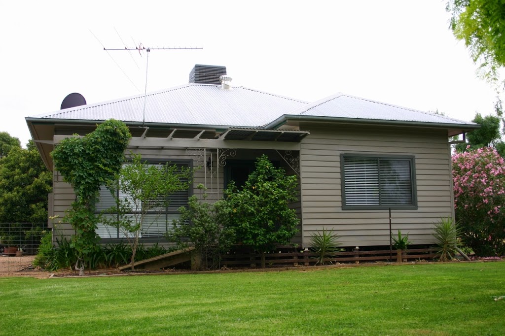 Bundalong Cottage | lodging | 2D Pyke St, Bundalong VIC 3730, Australia | 0417870446 OR +61 417 870 446