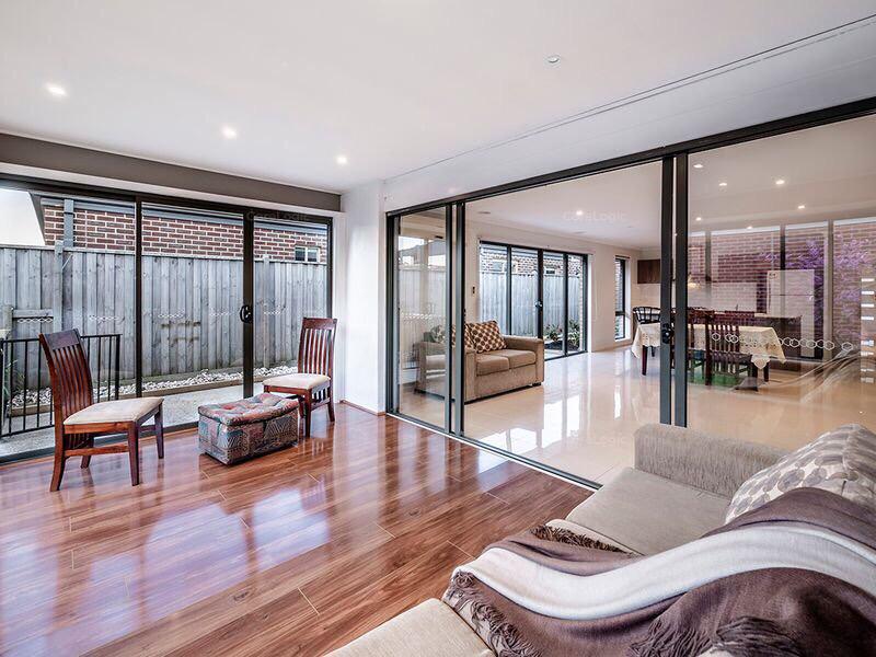 Two brother painter pty ltd | 85 Olympic Parade, Clyde VIC 3978, Australia | Phone: 0402 436 308