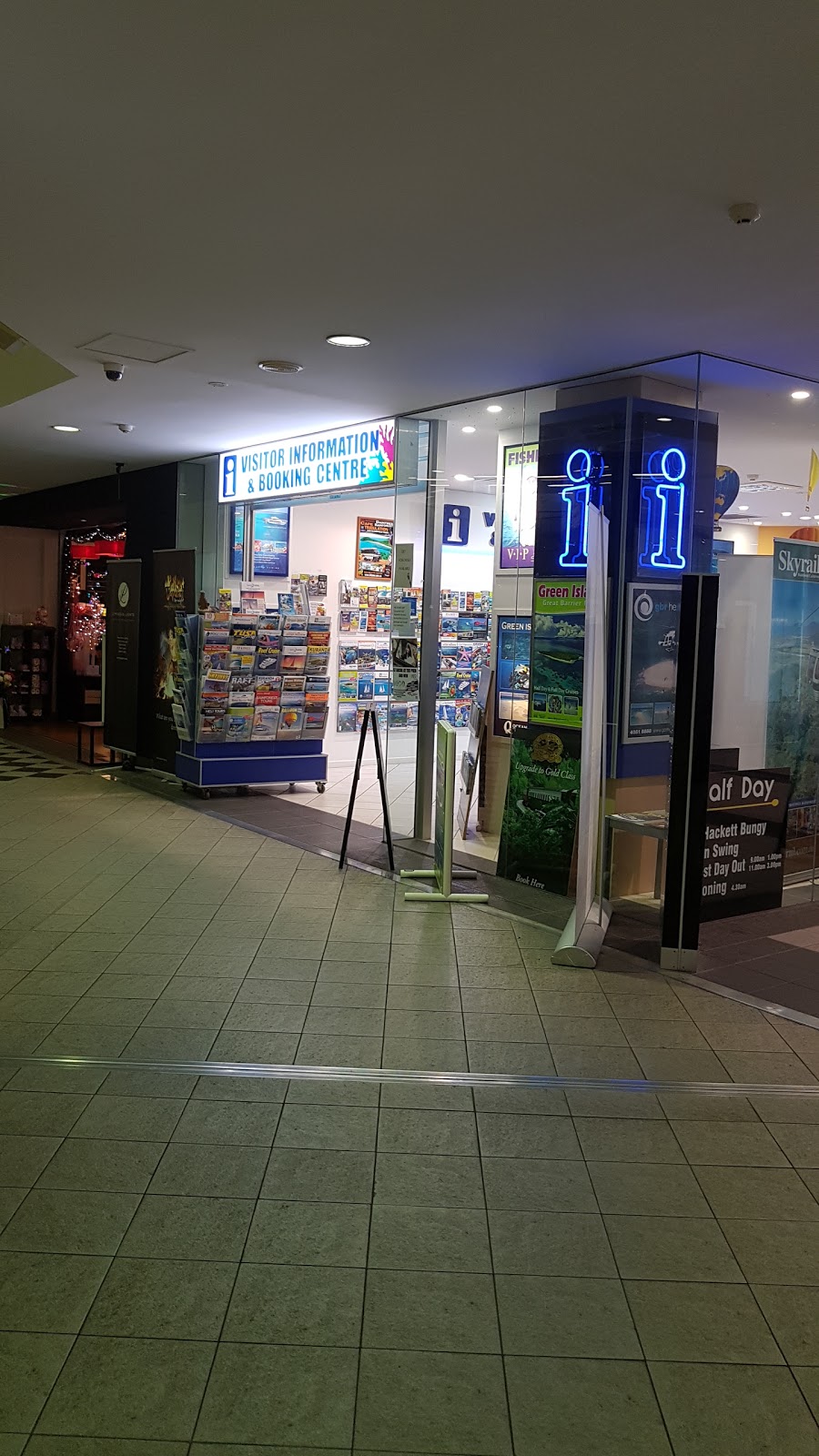 Visitor Information & Booking Centre | lodging | 2 Pier Point Rd, Cairns City QLD 4870, Australia | 0740314355 OR +61 7 4031 4355