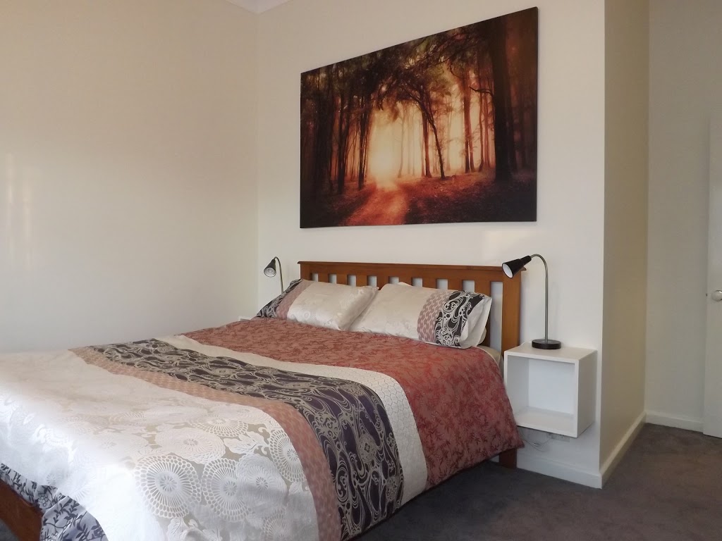 Newport Leadlight Haven | lodging | 27 Elphin St, Newport VIC 3015, Australia | 0403336079 OR +61 403 336 079