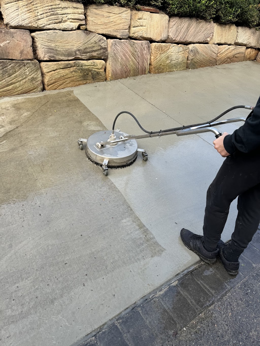 A1 pressure washing | Honeysuckle Way, Calamvale QLD 4116, Australia | Phone: 0435 111 474