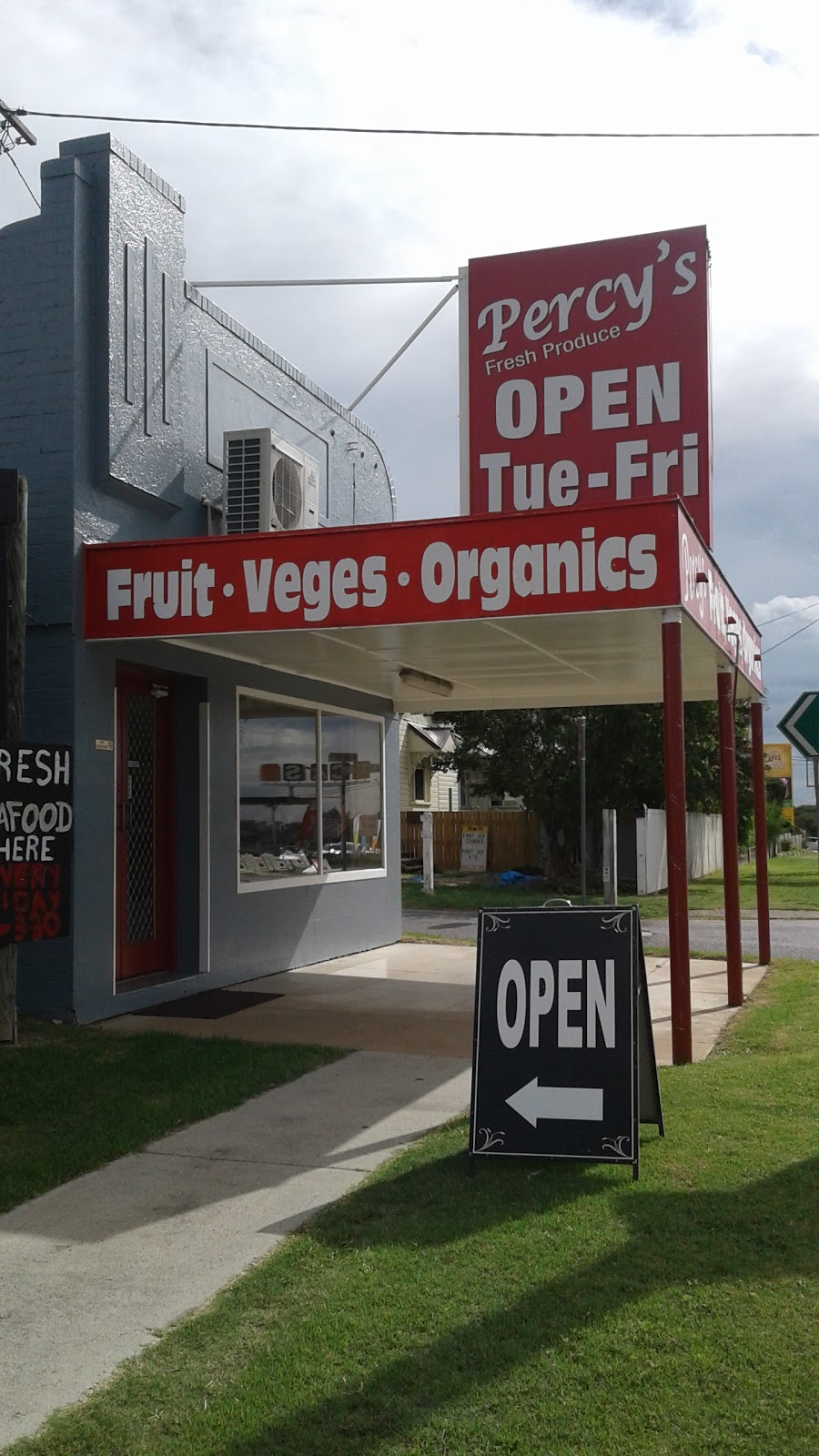 Percys Fruit Market | store | 100 Wood St, Warwick QLD 4370, Australia | 0746671183 OR +61 7 4667 1183