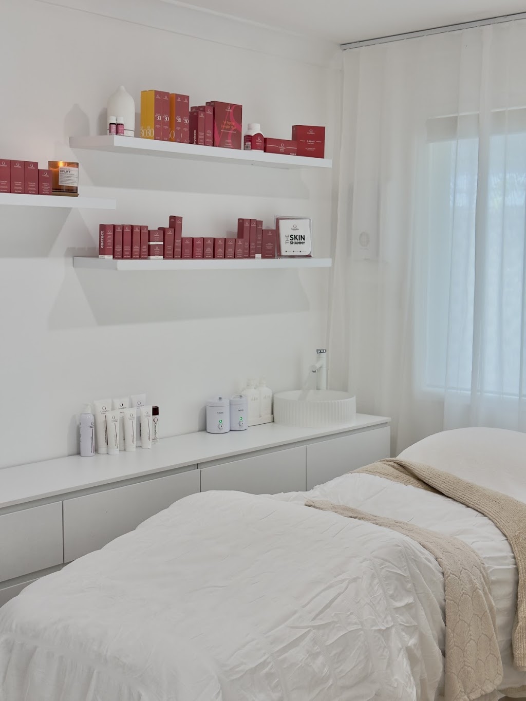 Amara Skin and Beauty | 7 Wallaroo St, Coomba Park NSW 2428, Australia | Phone: 0435 564 163
