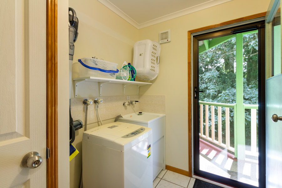 Lochanbar- Holiday House | 5 Firefly Drive, Bunya Mountains QLD 4405, Australia | Phone: (07) 4668 3126