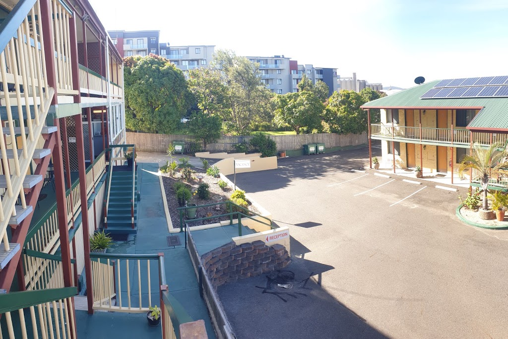 Harbour Lodge Motel | 16 Roseberry St, Gladstone-City QLD 4680, Australia | Phone: (07) 4972 6463