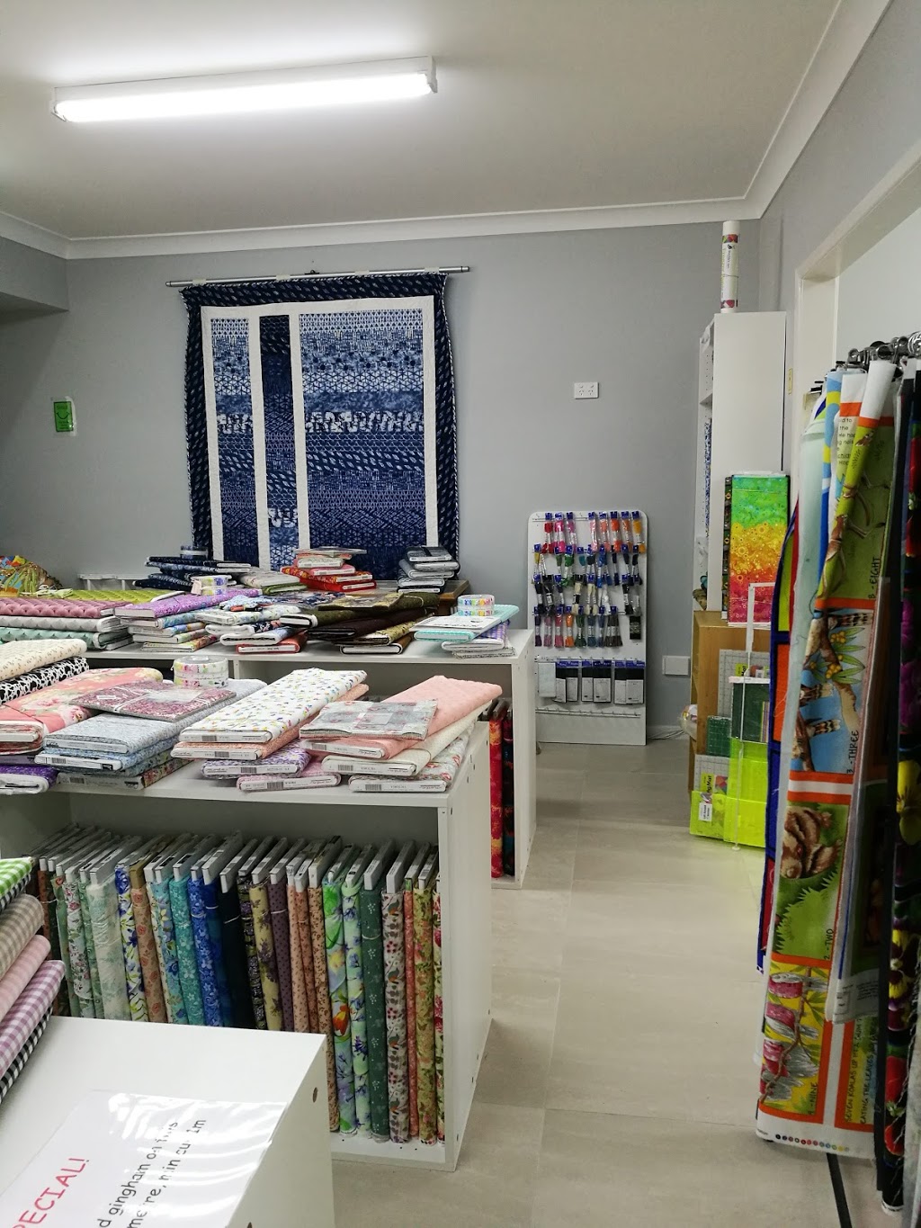 Maleny Magic Patchworks and Quilts | home goods store | 927 Maleny - Montville Rd, Balmoral Ridge QLD 4552, Australia | 0754999954 OR +61 7 5499 9954
