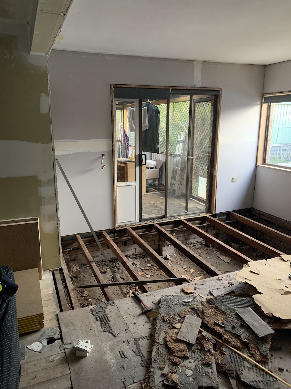 MG Carpentry Services | 6 Duckenfield Ave, Woodberry NSW 2322, Australia | Phone: 0449 162 360