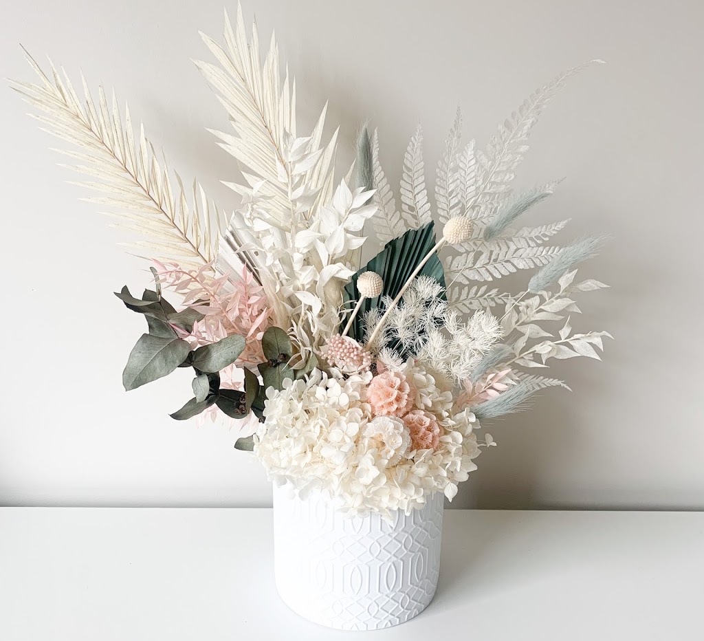 Feather & Fleur | florist | 70 Goulburn St, Mernda VIC 3754, Australia | 0411319704 OR +61 411 319 704