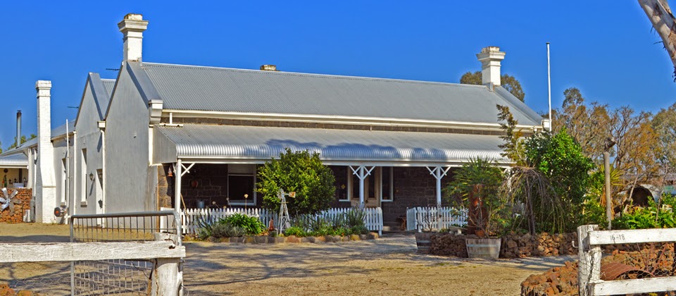 Little River Bed and Breakfast | lodging | 16 Flinders St, Little River VIC 3211, Australia | 0352831858 OR +61 3 5283 1858