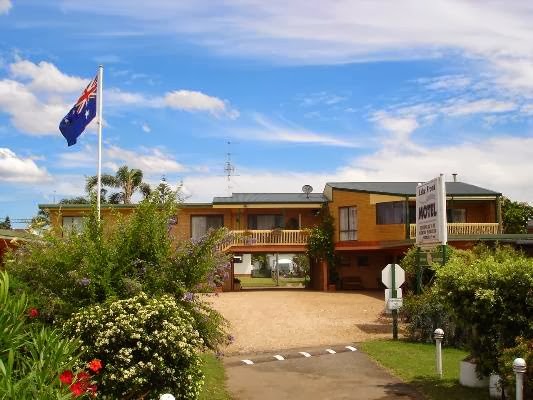 Lake Front Motel | lodging | 6/8 Coogee Ave, The Entrance North NSW 2261, Australia | 0243324518 OR +61 2 4332 4518