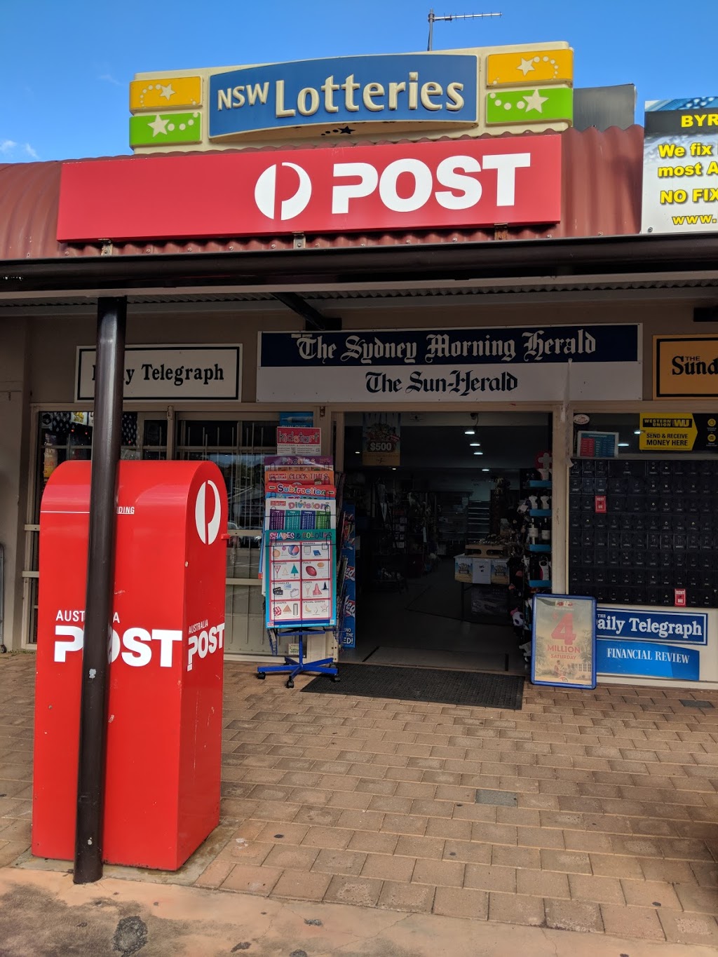 Australia Post - Ocean Shores LPO | post office | Ocean Tavern Arcade, shop 1/78 Rajah Rd, Ocean Shores NSW 2483, Australia | 131318 OR +61 131318