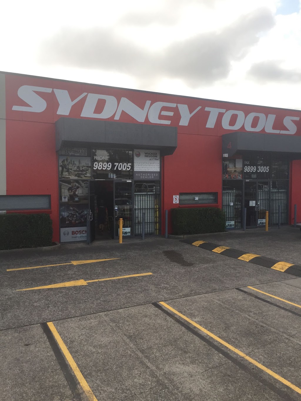 Sydney Tools Castle Hill | hardware store | 4/7-13 Victoria Ave, Castle Hill NSW 2154, Australia | 0298997005 OR +61 2 9899 7005