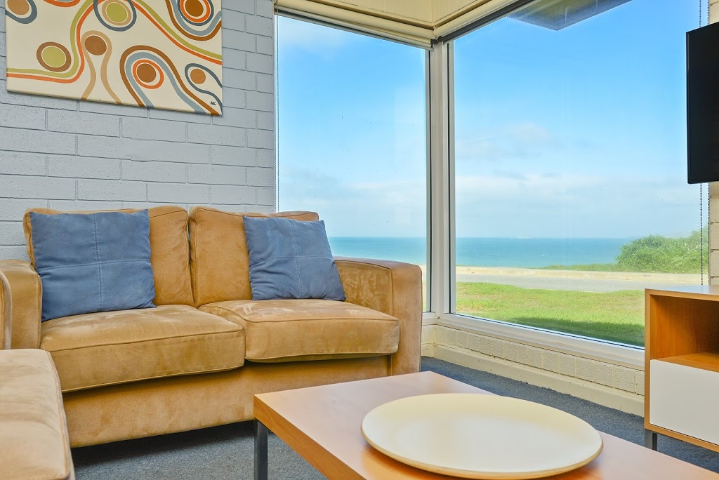 Unwind @ South Seas - Port Elliot Beachfront Apartment | 18 Merrilli Pl, Port Elliot SA 5212, Australia | Phone: 0411 141 329