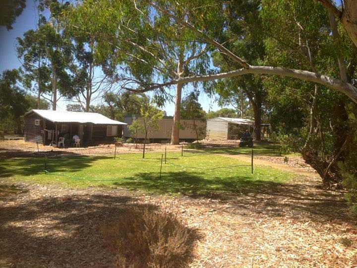 Eshcol Springs Backpackers | 582 Quin Rd, Muckenburra WA 6503, Australia | Phone: 0457 406 463