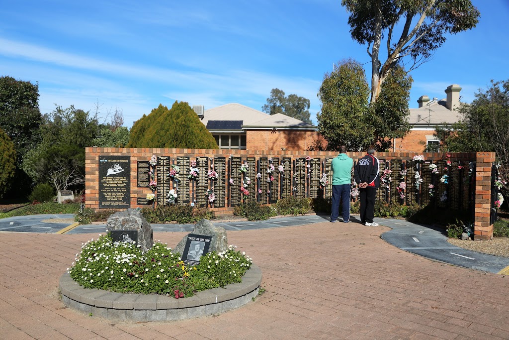 The Australian Truck Drivers Memorial Wall | museum | 55 Sydney St, Tarcutta NSW 2652, Australia | 0260416244 OR +61 2 6041 6244
