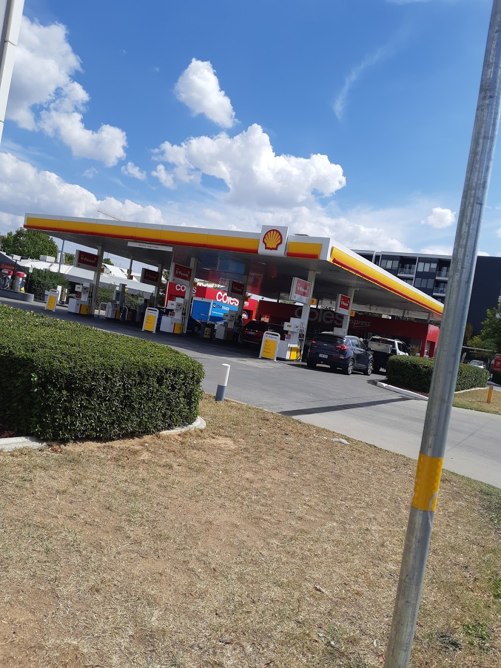 Coles Express | gas station | 30-34 ANTILL ST CNR, Badham St, Dickson ACT 2602, Australia | 0262573899 OR +61 2 6257 3899