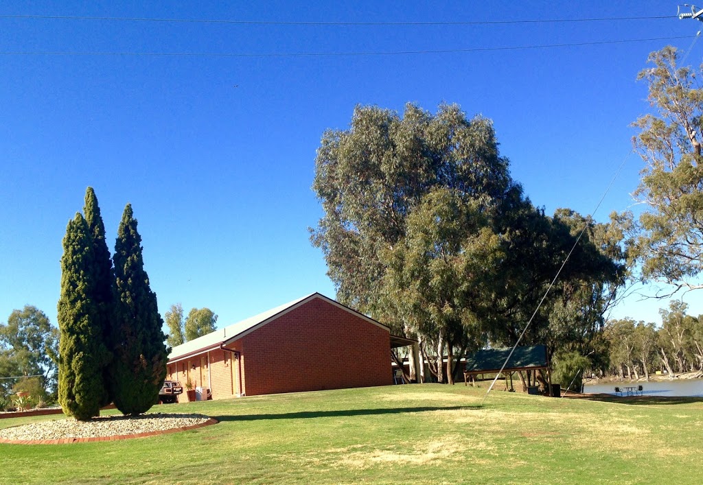 Euston Bowling and Recreation Club |  | 2/28 Nixon St, Euston NSW 2737, Australia | 0350264244 OR +61 3 5026 4244