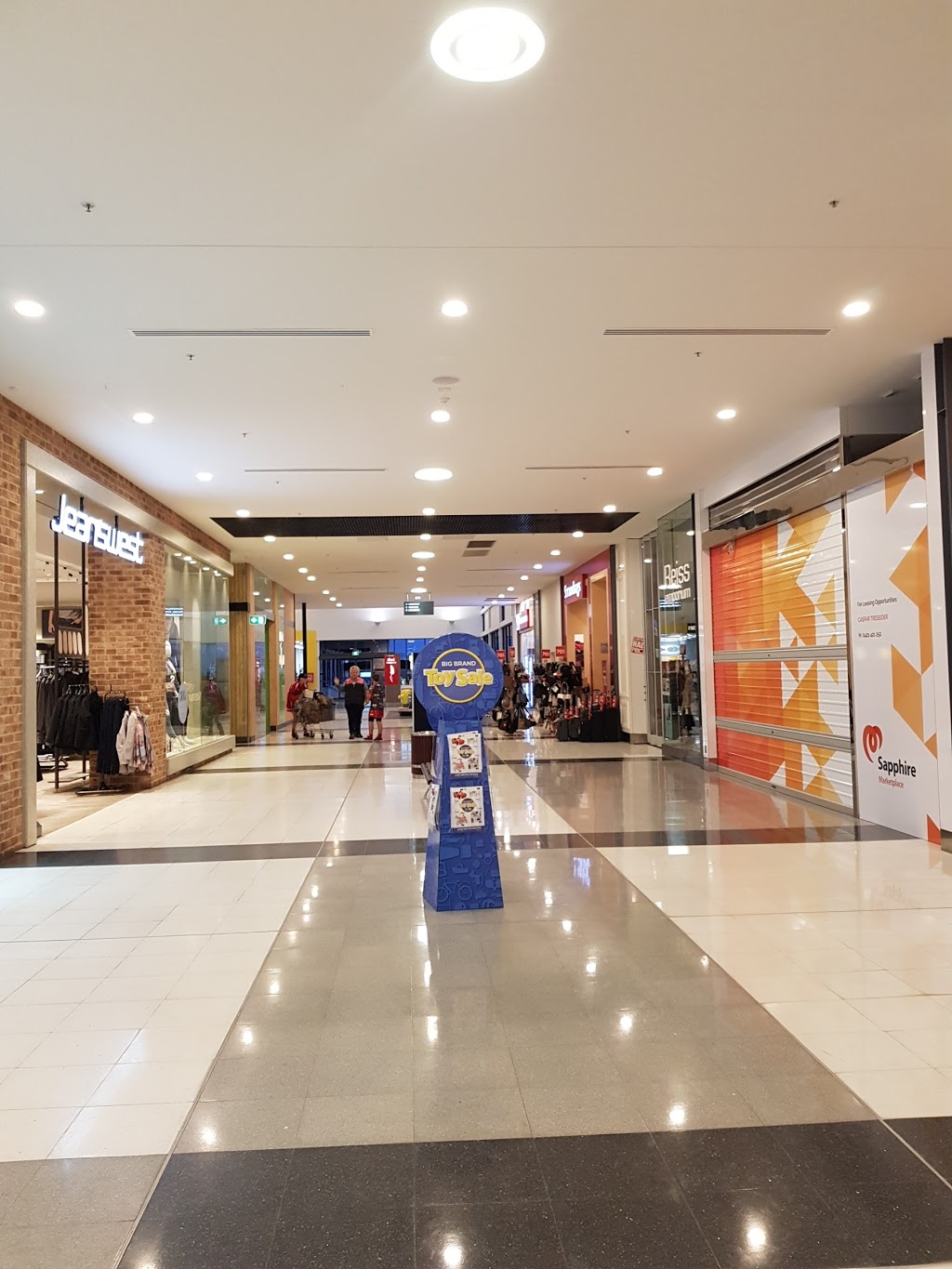 Sapphire Marketplace | shopping mall | 106 Auckland St, Bega NSW 2550, Australia | 0264925812 OR +61 2 6492 5812