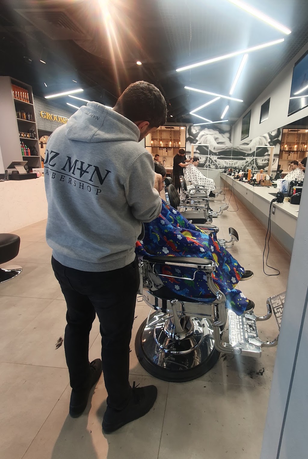 Ozman Barbershop | Waverley Gardens Shopping centre, Shop 6/271 Police Rd, Mulgrave VIC 3170, Australia | Phone: (03) 8522 8224