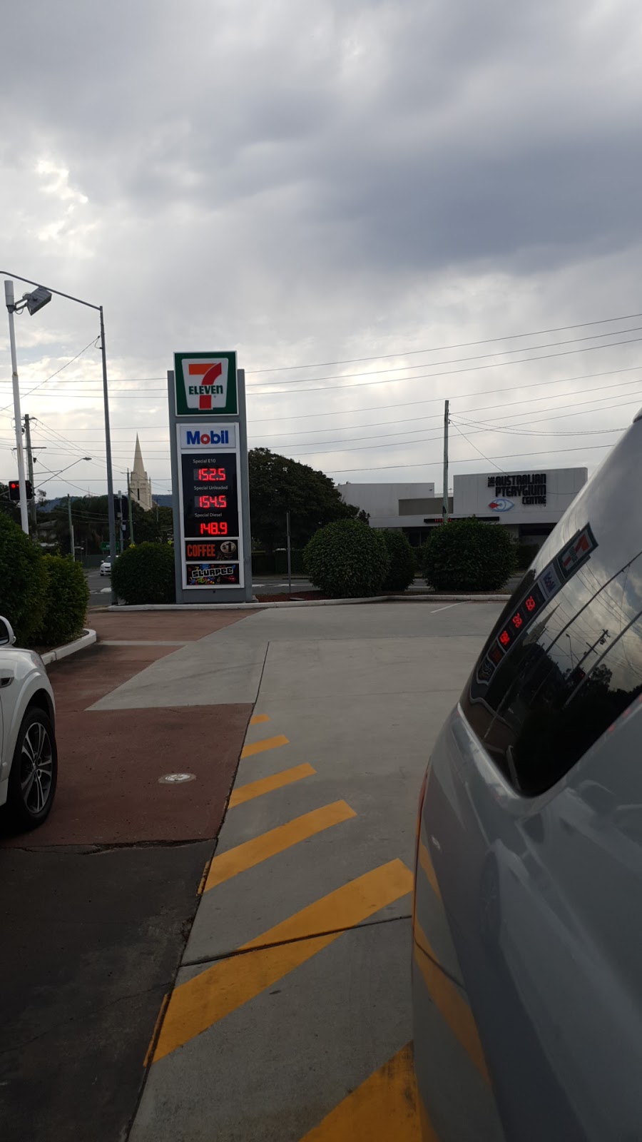 7-Eleven Graceville | gas station | 246 Oxley Rd, Graceville QLD 4075, Australia | 0733792911 OR +61 7 3379 2911