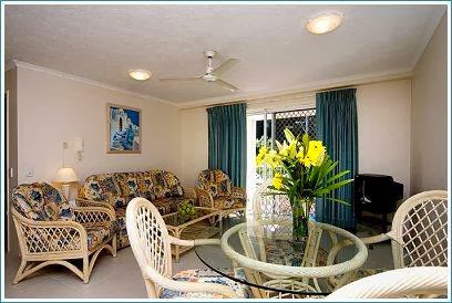 Koala Cove Holiday Apartments | 16 Djerral Ave, Burleigh Heads QLD 4220, Australia | Phone: 0422 050 919