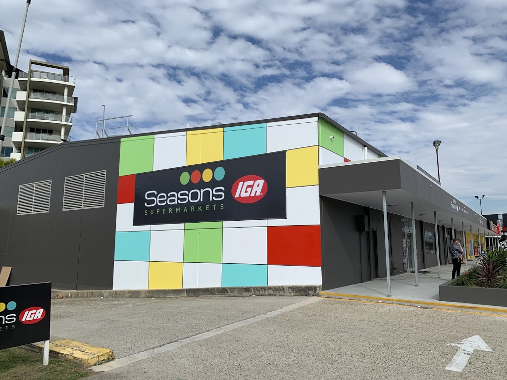 Sign writing Fabricated shopping centre pylon signs | 9/16 Mahogany Ct, Willawong QLD 4110, Australia