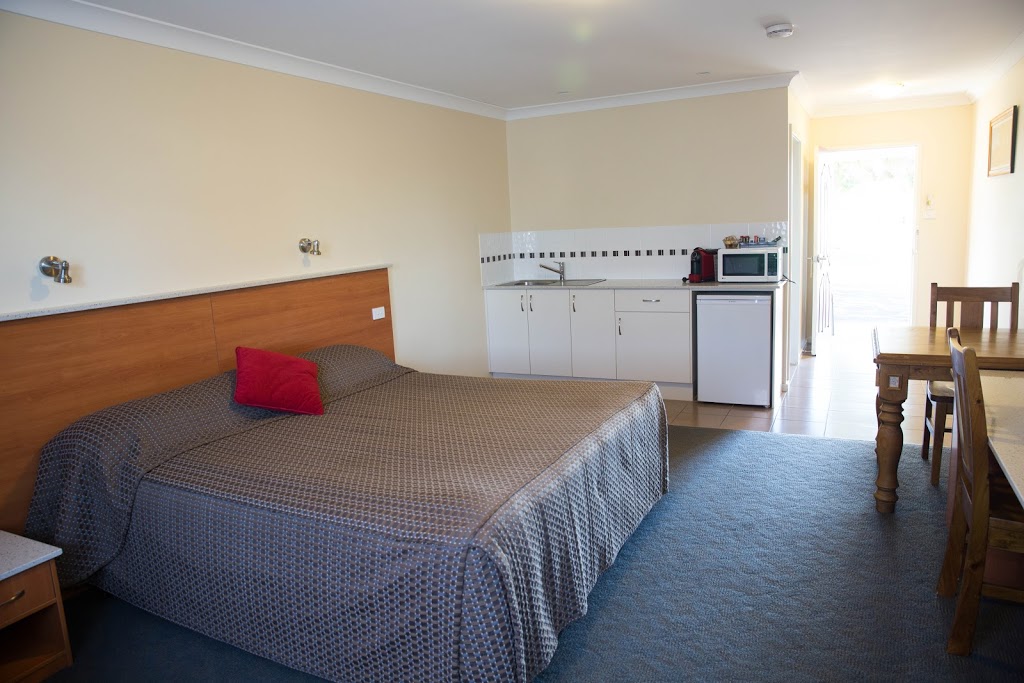 Scone Motor Inn | lodging | 55 Kelly St, Scone NSW 2337, Australia | 0265453079 OR +61 2 6545 3079