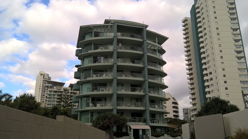 Emerald Sands Holiday Apartments | lodging | 2 Fern St, Surfers Paradise QLD 4217, Australia | 0755267588 OR +61 7 5526 7588