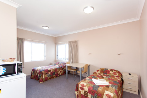 Aquatic Motor Inn and Laundromat | 1 Crescent Ave, Taree NSW 2430, Australia | Phone: (02) 6551 2822