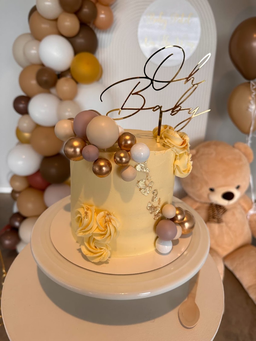 Cakes By Kaptured | 14 Portrait St, Mambourin VIC 3024, Australia | Phone: 0435 643 052