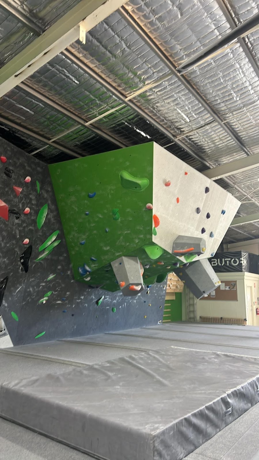 Friction Bouldering | 7 Laidlaw Dr, Delacombe VIC 3356, Australia | Phone: (03) 4368 7067
