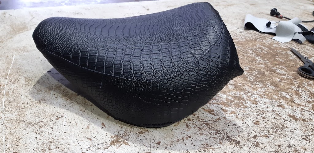 Col Willmore - Motor Trimming | Unit 4/16 Grieve Cl, West Gosford NSW 2250, Australia | Phone: 0401 050 713