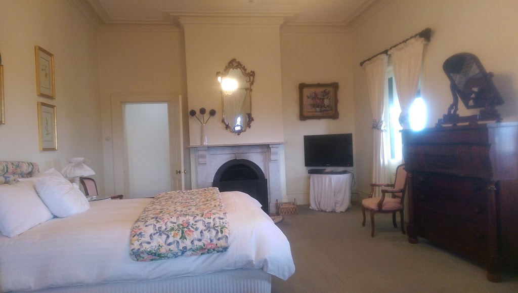 Colhurst House Bed and Breakfast | lodging | 3 Colhurst Pl, Mount Gambier SA 5290, Australia | 0887231309 OR +61 8 8723 1309