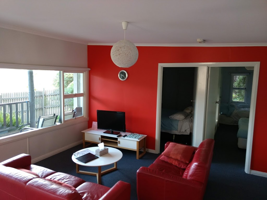 Cove Beach Apartments | 97 Esplanade, Coles Bay TAS 7215, Australia | Phone: (03) 6257 0119